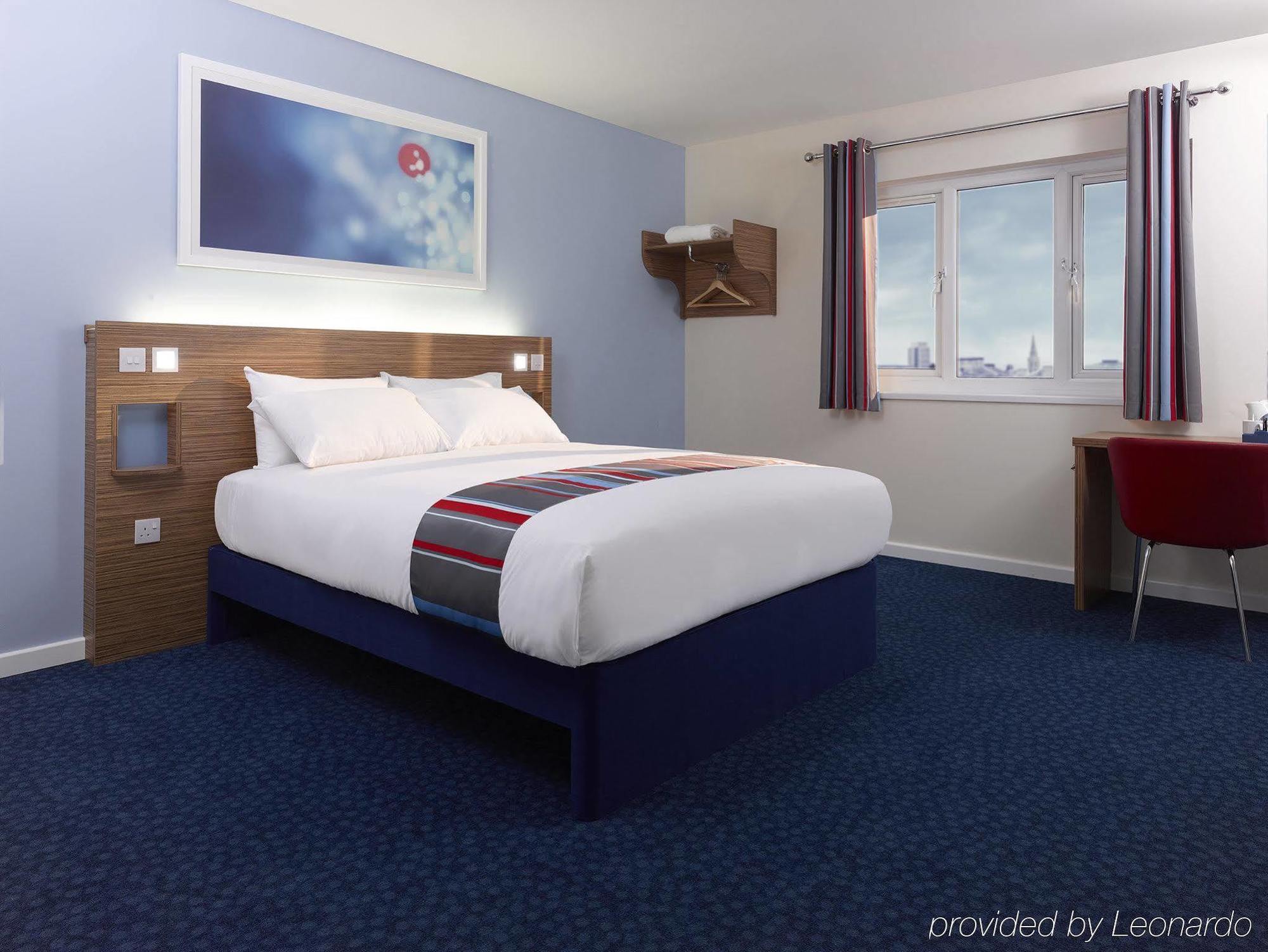 Travelodge Aberdeen Central Justice Mill Экстерьер фото